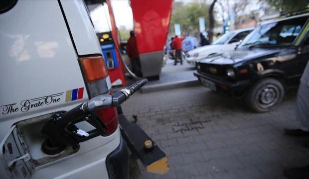 Lübnan'daki akaryakıt istasyonları grevi askıya alındı