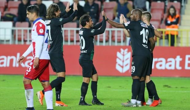 Kupada 8 gollü maç! Denizlispor avantajı aldı!