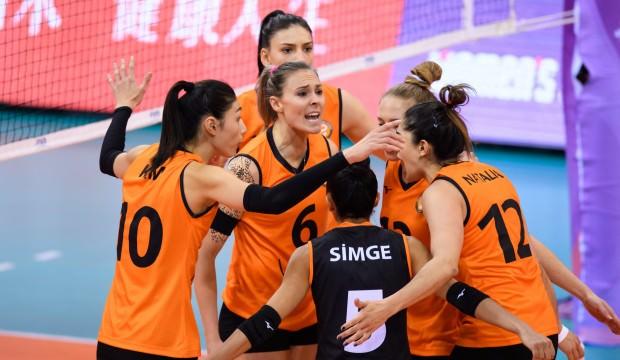 Eczacıbaşı ilk galibiyetini aldı