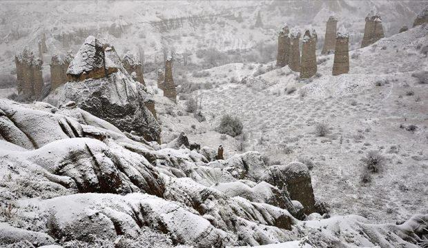 Kapadokya vadisi karlar altında kaldı.