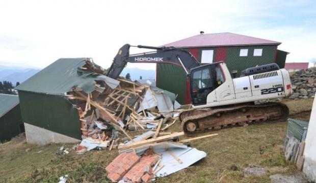 Trabzon'da 160 kaçak yapı yıkıldı