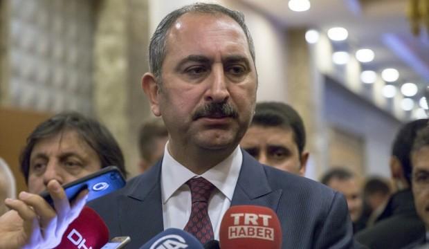 Adalet Bakanı Gül: Türk yargısı sadece hukukun emrinde