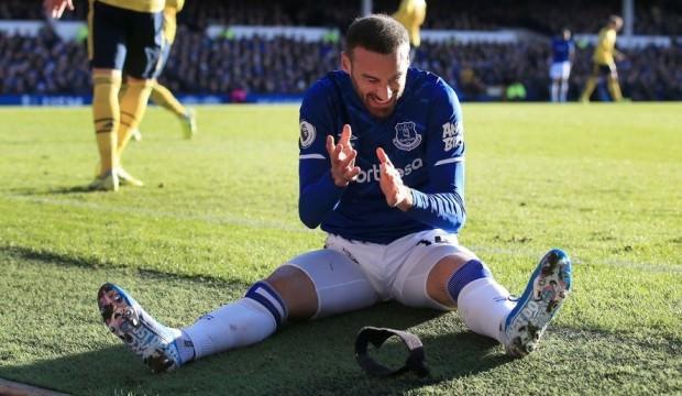 Cenk sinirlendi! Everton ile Arsenal yenişemedi!