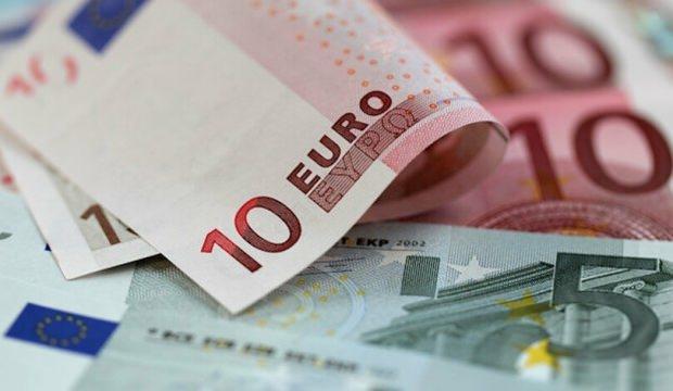 Fransa'da asgari ücrete 15 avro zam yapıldı
