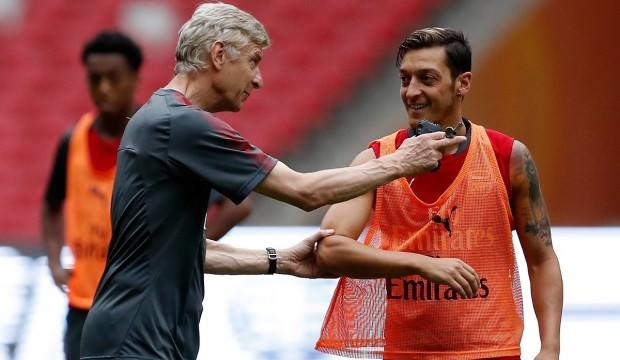 Wenger'den Mesut Özil'e 'Doğu Türkistan' desteği!