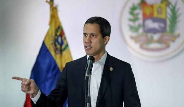 Guaido çıkış yasağına rağmen ülke dışına çıktı!