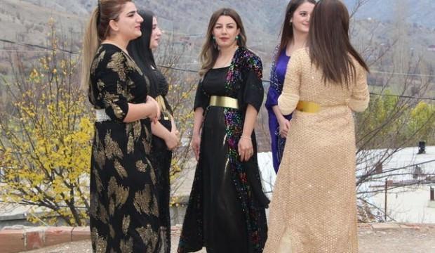 Başlık parası kalktı tek şart geldi! Takılacak altın miktarı...