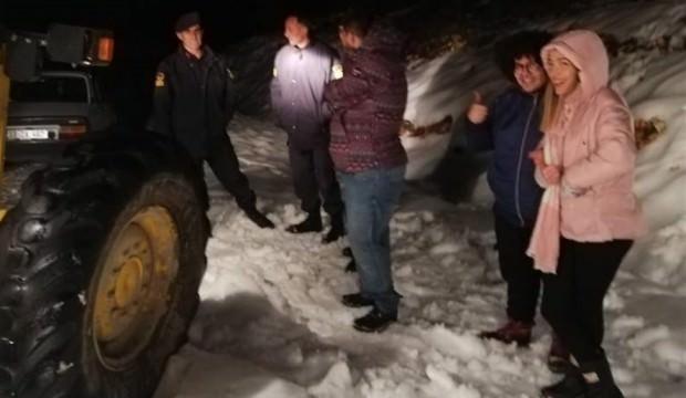 Mersin'de kar yağışı nedeniyle vatandaşlar mahsur kaldı