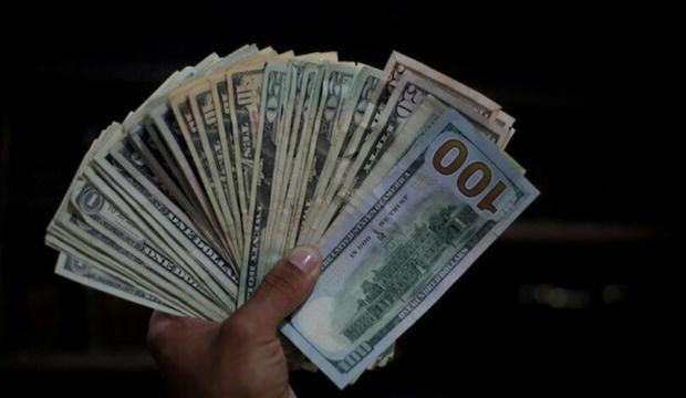 Dolar dondu kaldı