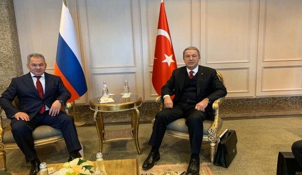 Bakan Akar Rus mevkidaşı Şoygu ile 'Libya'yı görüştü