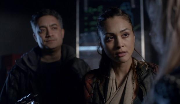 Clarke ve Arkadaşları Köşeye Sıkışır!
