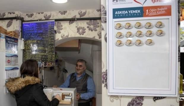 Askıda yemek yüzleri güldürüyor