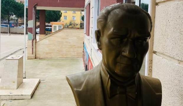 Atatürk büstüne zarar veren kişi yakalandı