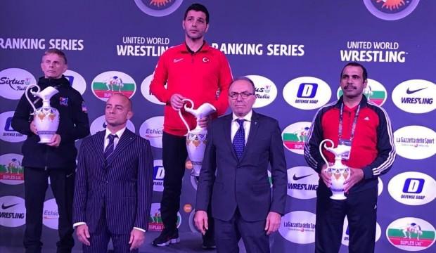 Milli güreşçilerimiz İtalya'ya damga vurdu!