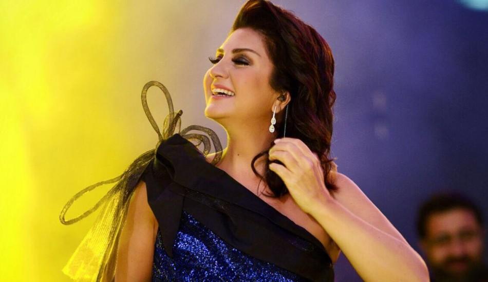 Şarkıcı Sibel Can'dan muhteşem ev pozu!