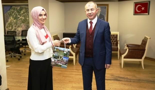 Vali Doruk, Ümmü Gülsüm’ü makamında kabul etti