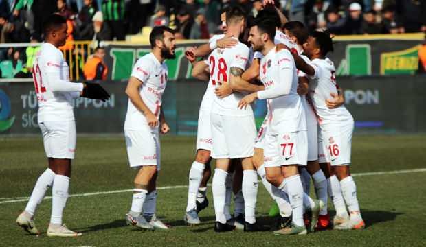 Antalyaspor 11 hafta sonra kazandı!