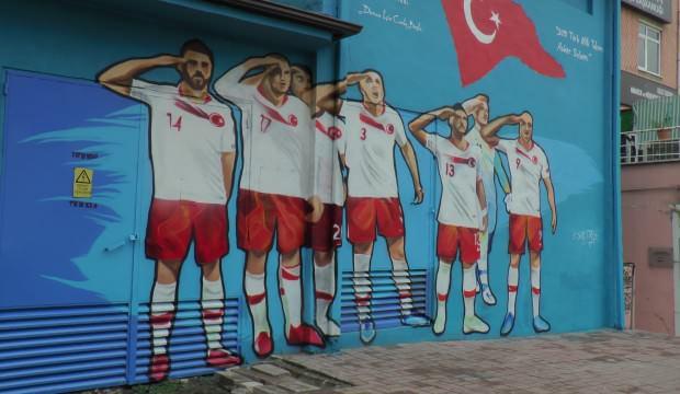 Milliler'in asker selamı ölümsüzleştirildi!