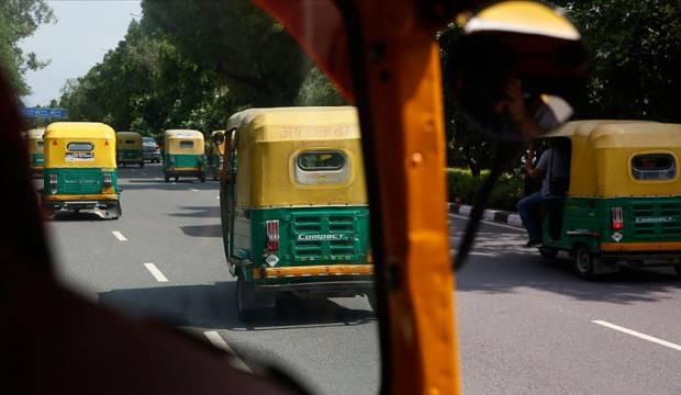 Hindistan'da otobüs ile tuk tuk çarpıştı: 27 ölü