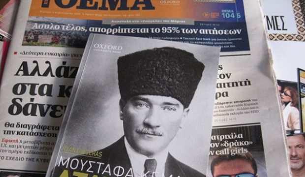 Yunan gazetesi Atatürk'ün hayatını anlatan kitap dağıttı