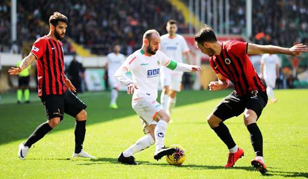 Alanyaspor'a evinde büyük şok!