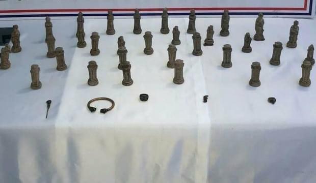 Antik Mısır dönemine ait satranç takımı ele geçirildi