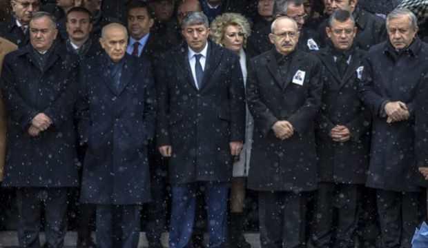 Bahçeli, Kılıçdaroğlu ve Akşener aynı cenazede yan yana geldi