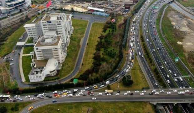 Bitmeyen metro inşaatları İstanbul trafiğini kilitliyor