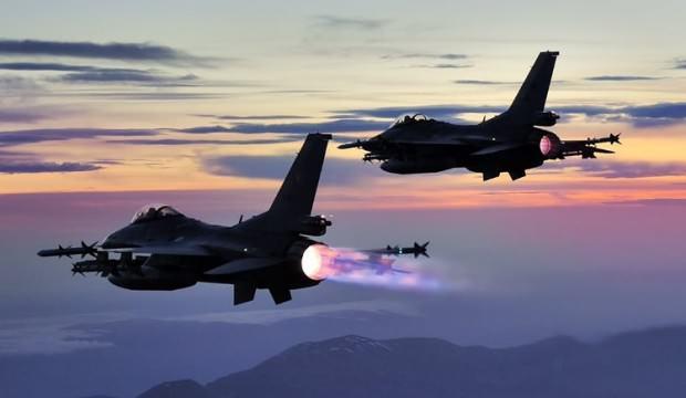 Türk jetleri havalandı! Savaş uçakları sınır ötesini vurdu, kritik isim öldü
