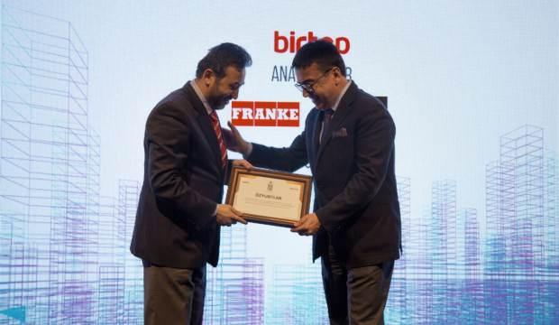 Özyurtlar Holding’e en çok konut üretimi yapan şirket ödülü!