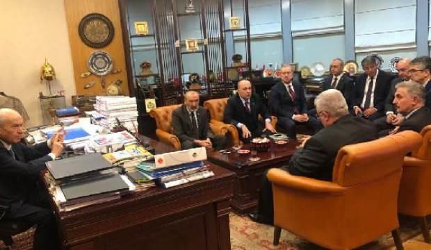 Bahçeli, parti genel merkezinde gelişmeleri takip etti