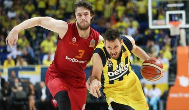 Fenerbahçe derbide Galatasaray'I konuk edecek