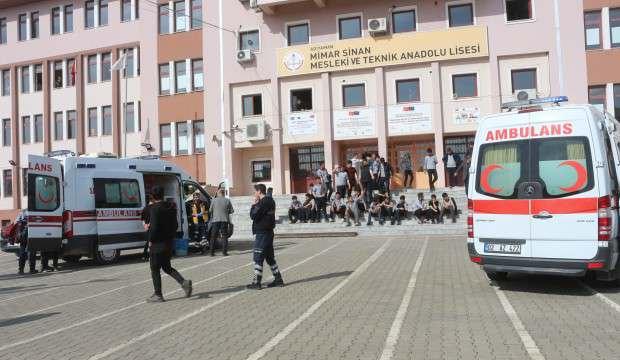 Adıyaman'da 40 öğrenci zehirlenerek hastaneye kaldırıldı
