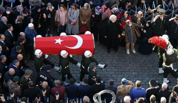 İdlib şehidini binler uğurladı
