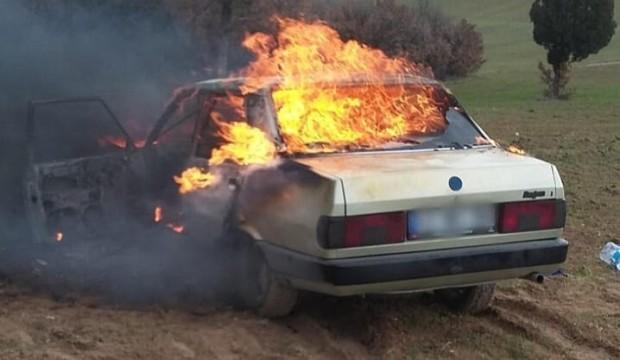Otomobil alev alev yandı! Sahibi yaktı iddiası