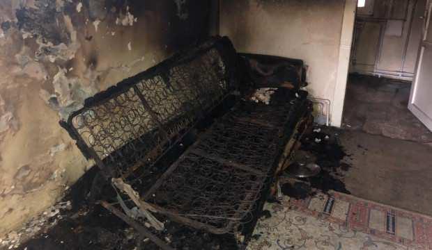 Elektrik kesilince mum yakan yaşlı çift yangında öldü