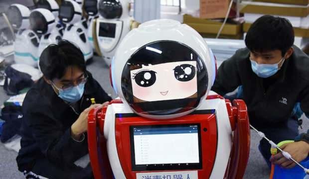 Koronavirüsü fırsata çevirdiler! Robotlar yok satıyor
