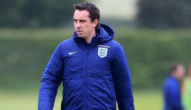 Gary Neville'dan örnek davranış!