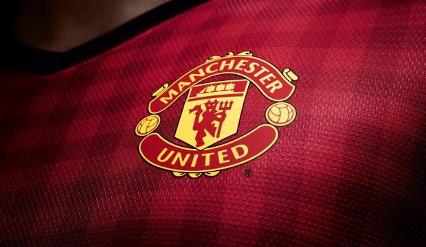 Manchester United'dan maaş kararı!