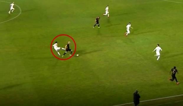 Rakibine tekme atan futbolcu, kadro dışı bırakıldı