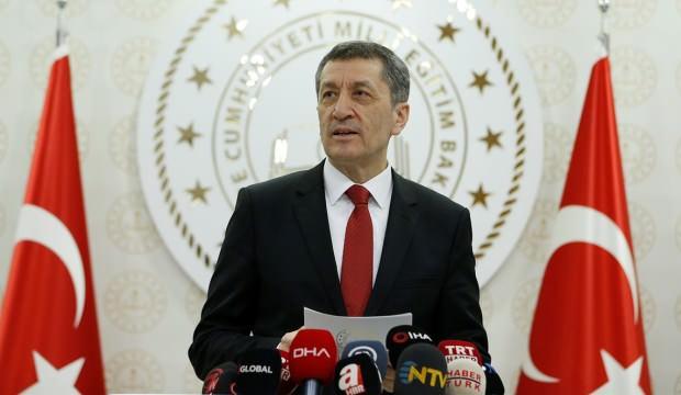 Uzaktan eğitimde ilk dersi Bakan Ziya Selçuk verecek