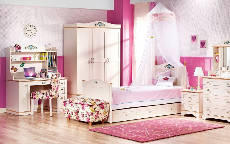 Genç kız odalarına özel oda dekorasyonu önerileri