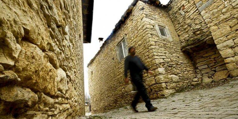 Konya'daki taş evler görenleri tarihte yolculuğa çıkarıyor