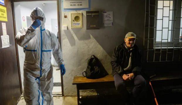 Polonya Da Alkol Almak Icin Hastaneden Cikan Koronavirus Hastasi Tutuklandi Dunya Haberleri