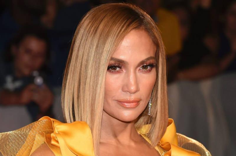 Jennifer Lopezin düğünü koronavirüs nedeniyle askıya alındı