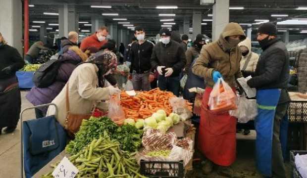 Kadıköy'de maskesiz vatandaşlar pazara alınmadı