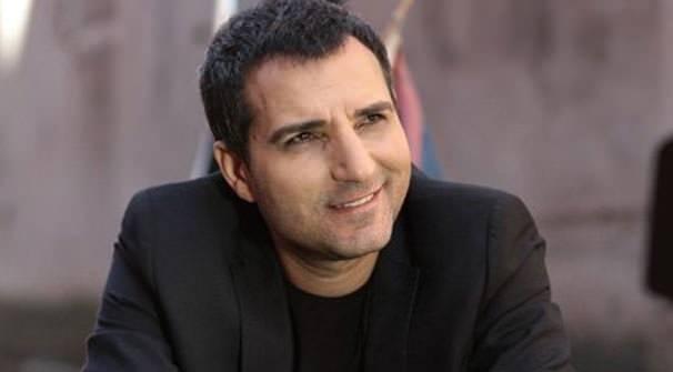 Sevilen sanatçı Rafet El Roman, 6 buçuk milyon Türk vatandaşına 'Evde kal' bestesi