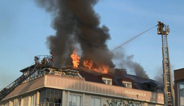 Mangal ateşinden tutuşan çatı alev alev yandı