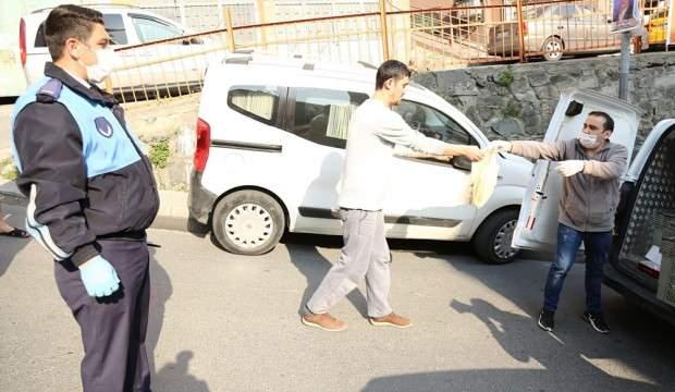 Sokağa çıkamayan vatandaşların hizmet ayağına geldi