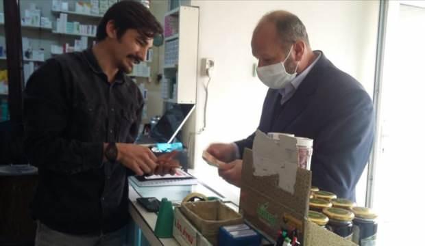 Sivas'ta bir imam 20 kişinin eczane borcunu ödedi